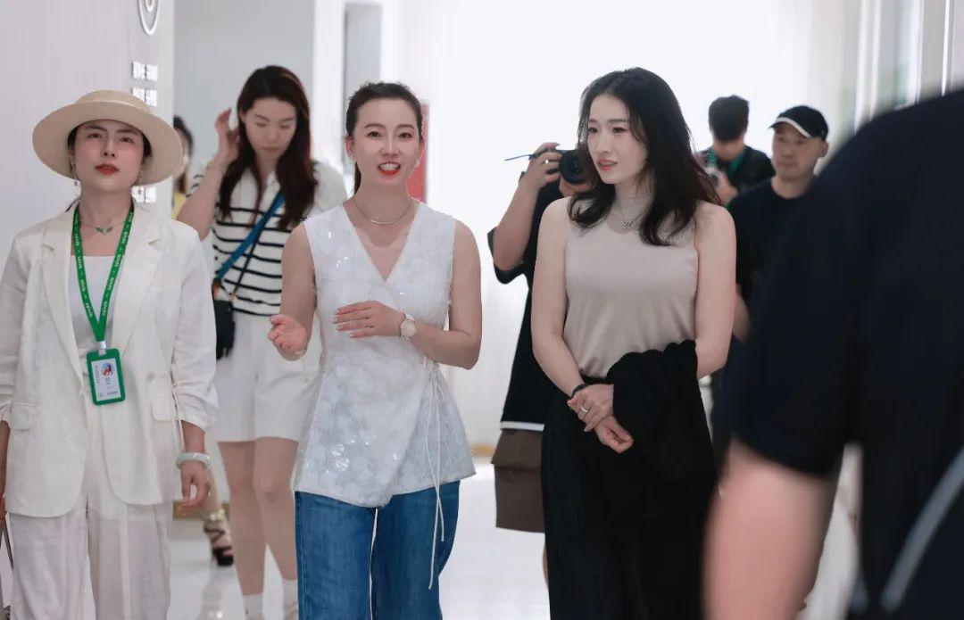 中国游泳女子蛙泳奥运冠军罗雪娟签约远方的梦想X庄主好时光,成为有机生活及健康护肤冠军大使 (6).jpg