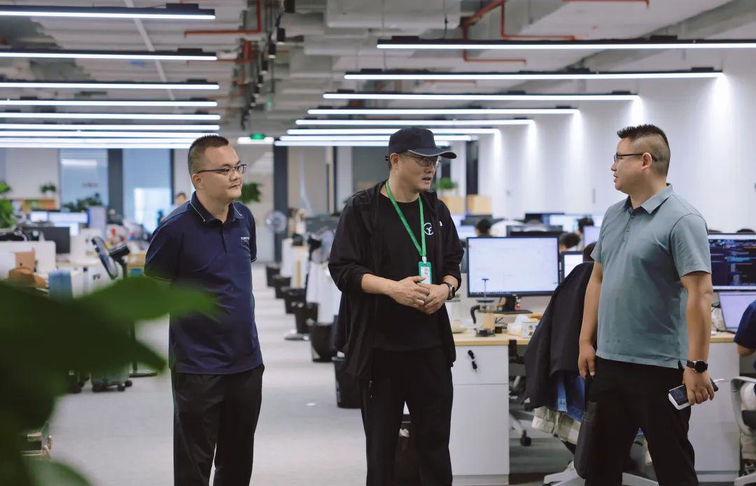 柯坪县县委常委组织部长刘乐一行抵达远方好物总部探讨乡村振兴合作事宜 (3).jpg