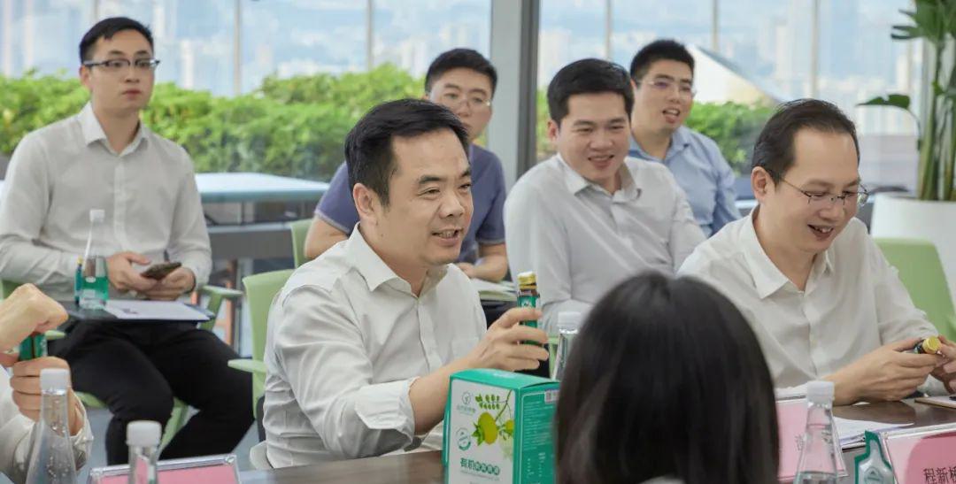 海珠区区委书记蔡澍莅临调研远方好物私域电商创新发展 (6).jpg