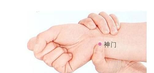 人体神奇三扇“门”,一个管失眠,一个管肾虚,一个管胃炎! - 第3张 人体神奇三扇“门”,一个管失眠,一个管肾虚,一个管胃炎! - 第3张