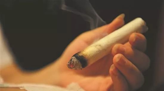 艾灸时先灸一个穴,从此再也不怕上火了! - 第3张 艾灸时先灸一个穴,从此再也不怕上火了! - 第3张