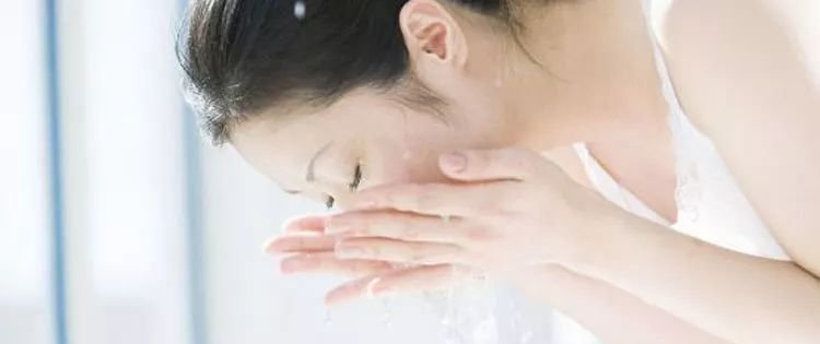 艾灸强身秘籍：凉上、暖下、温中央 - 第2张